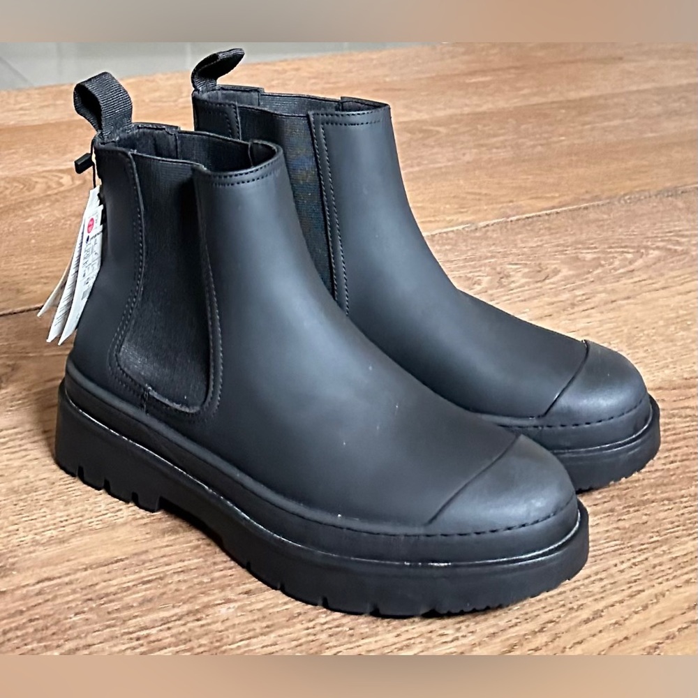 NWT. Zara Men Rubberized Chelsea boots Sz EU 40 US 7 - Picture 3 of 14